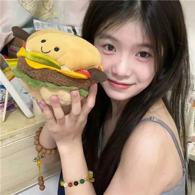深深腥红